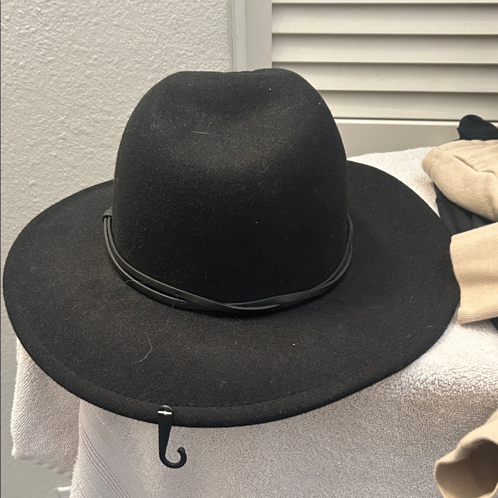 H&M Classic Black Women's Hat